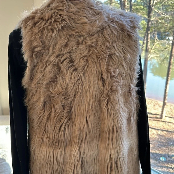 Dylan Rose Ombré Faux Fur Vest, NWOT, Size Small - Picture 6 of 7
